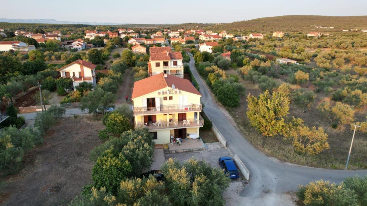 Apartments Antonija Sukošan Exteriör bild
